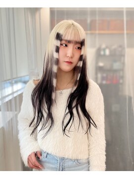 ナナ(NANA) ホワイト/ブロンド/ブラック/デザイン/ルーツカラー