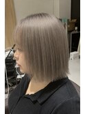 切りっぱなしボブ/シルバーベージュ