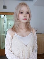 ネルケ 立川(nelke)&nbsp;ホワイトミルクティーベージュ顔周りレイヤー韓国カット立川