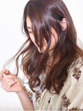 キアラ(Kchiara) 甘くなりすぎないピンクベージュカラー【kchiara】