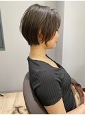丸みとくびれショート☆ハンサムショート耳かけスタイル