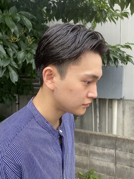 ウェルネス(Wellness) ナチュラルセンターパートメンズオールバックスタイル