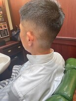 ブロートーキョー(BroTokyo)&nbsp;黒髪ベリーショットフェードカットスタイル