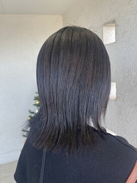 アスリ(Asri) ミディアムヘア