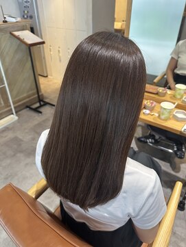 アヴァンス 西宮北口(AVANCE.) 艶髪　オリーブベージュ