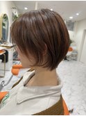 小顔・似合わせショートカット・ふんわり感があり・襟足すっきり