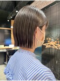 20代30代大人可愛いアッシュベージュくびれボブ耳掛け透明感