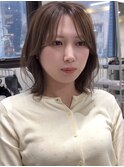 くびれボブ　長め前髪　オリーブベージュ