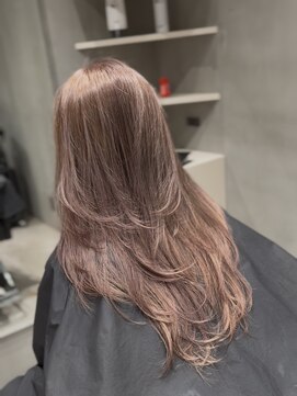 バタフライカットシャギーハイレイヤーカットハッシュカット