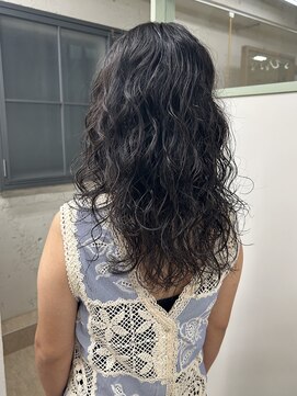 ペピンバイメルシー(pepin by merci.) 根本からくるくる海外風パーマ