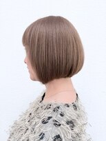 ペスコペスカ(PESCO PESCA)&nbsp;小顔見えミニボブ｜まとまるミニマムフォルム×透明感ベージュ