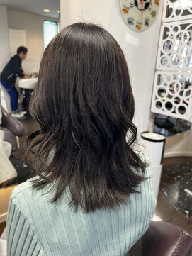 サロン ド 榮(Salon de 榮) くびれミディアム