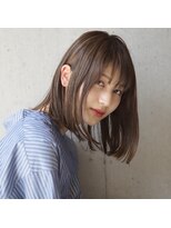 アトリエ フェム(atelier.fem)&nbsp;ミディアムロブ×ライトグレー