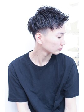 メリケンバーバーショップ コウベ(MERICAN BARBERSHOP KOBE) コンマヘアショートレイヤーかき上げパーマトランクスヘア