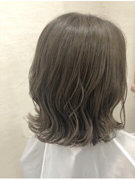 トゥエンティ(twenty) 切りっぱなしスタイル