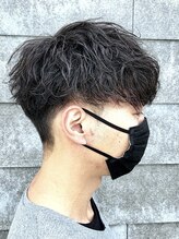 《綺麗なシルエットのツイストスパイラルパーマ》リッジ(髪の根本~中間部分のパーマ)強め*の重めマッシュ