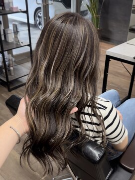 ヴィフ 大船(VIF) ハイライトカラーグレーベージュグレージュカラーアッシュ大船駅