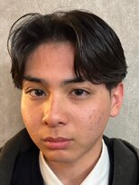 ノーエン(noen)&nbsp;センターパートツイストスパイラルパーマ刈り上げメンズパーマ