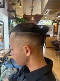 マンバンヘアフェード下ろす縛り方長さミディアム刈り上げ美容室