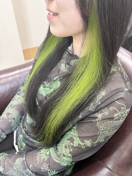 アン(Hair make un) 【インナー×ライムグリーン】