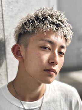 リベルテ 渋谷(Liberte) 【渋谷/桜ヶ丘町/メンズ/ブリーチ/眉毛/メンズカット/パーマ】