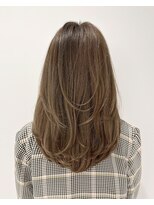 ムード(MOOD,)&nbsp;ダークアッシュ/ミディアムレイヤーカット/大人ガーリー/銀座