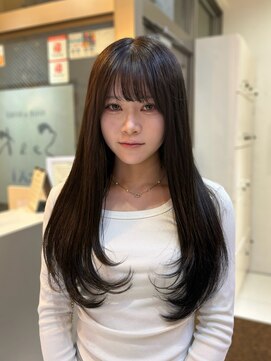 ヘアアンドメイク シークネクスト(HAIR&MAKE SeeK NEXT) 地毛風ブラック×ツヤ感ロングレイヤー