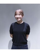 ネウィ アンフィール(newi anfeel) 八山 莉奈