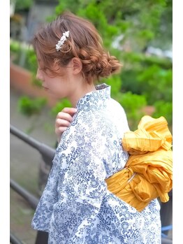 ヘアアンドメイク スタジオ ラプラス(HAIR&MAKE STUDIO rapLus)の写真/【浴衣のお着付け受付中！！】早くて丁寧なのに長時間崩れにくい着付けが自慢☆[新宿駅5分]