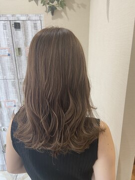 ソルト(Salt) クリーミーグレージュ