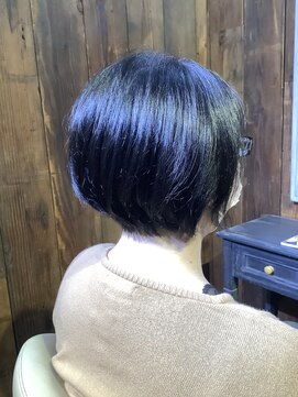 美容室 フィックス 初めてショートにしました！イングラ前下がりショートボブ