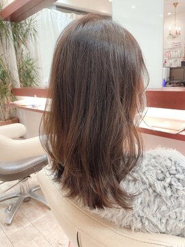 マーリャヘアー(mallia hair) くびれ外ハネセミロング
