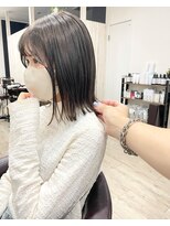 アトレ(attrait)&nbsp;＊ブリーチなしダブルカラー 透けるグレージュ 透明感 外ハネ