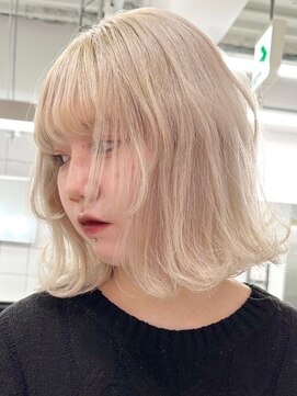 ウィコ 新宿(WICO) ホワイトミルクティー[新宿駅/フェミニン/モード/ダークアッシュ