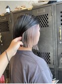 イヤリングカラー×ハイトーンカラー×切りっぱなし艶感ショート