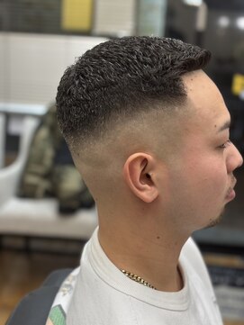 カズ(Ka'z) スキンフェード＋アイロンパーマ