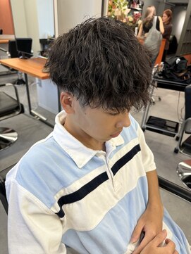 レブ 三条河原町(Reb,) ツイストスパイラル縦落ちパーマツイストパーマ