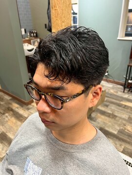 スタンドバーバー 柏(STAND BARBER) スペインカール/スパイキーショート/ブルーブラック/柏