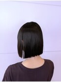 サラサラ感がたまらないストレート×前下がり切りっぱなしボブ♪