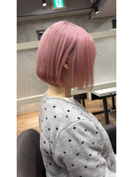 ダブルカラー　ピンク　ハイトーン　ボブ