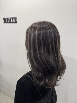 アンダーバーホワイト 阪神西宮店(_WHITE) コントラスト　外国人夫婦ハイライトカラー