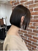 ピンクベージュレイヤーボブニュアンスカラー外ハネボブショート