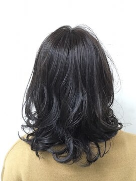 ラックスビー オオサカ 梅田茶屋町店(LUXBE OSAKA) 黒髪 Sweet ウェーブミディ byAKI 【LUXBE梅田茶屋町店】