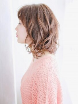 ヘアメイク ナル(hair make nalu) ツヤ系ピンクベージュの外ハネミックスカール