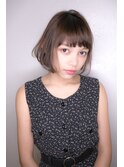 ベーシュカラーのヘルシーレイヤーミニマムボブ【中山】