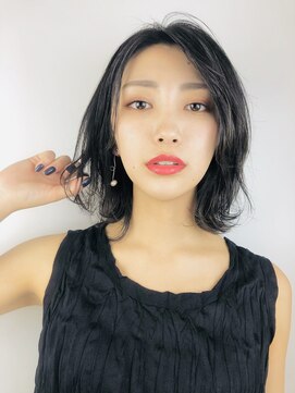 レンジシキチジョウジ (RENJISHI KICHIJOJI) 黒髪でも重く見えない外ハネスタイル【RENJISHI】