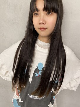 インビテーション(invitation) 黒髪ロング・ぱっつん前髪・すそカラー・ブリーチ・Ｗカラー