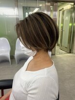 イキ 表参道(iki omotesando)&nbsp;モード/無造作ウェーブ/大人ガーリー[表参道駅]