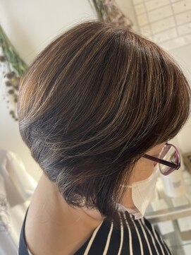 パーマネントシャペ(Permanent Chapel) ナチュラル白髪ぼかしショート