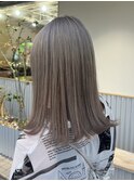 ハイトーングレージュ